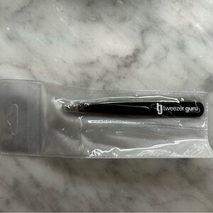 NWOT Tweezer Guru Tweezers in Unopened Package